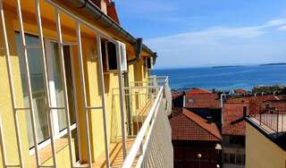 Отель Family Hotel Rosi Свети-Влас Двухместный номер с 2 отдельными кроватями и видом на море-7