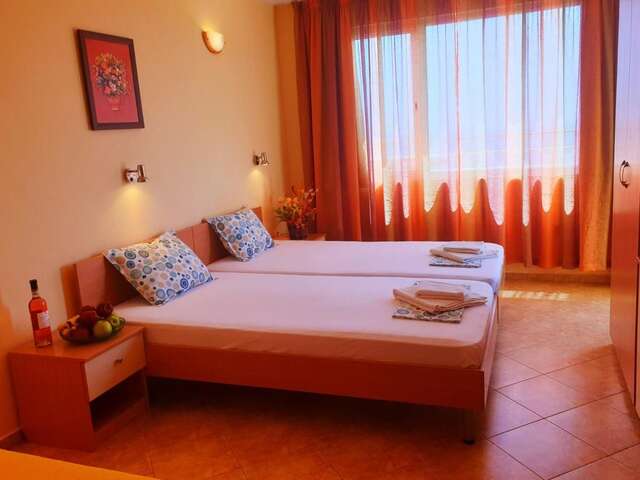Отель Family Hotel Rosi Свети-Влас-16