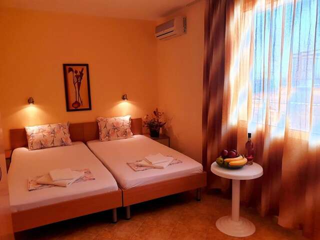 Отель Family Hotel Rosi Свети-Влас-5