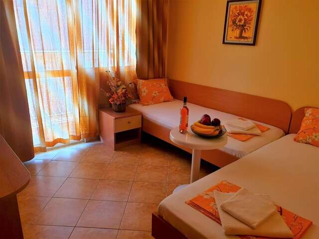 Отель Family Hotel Rosi Свети-Влас-11
